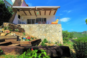 V&V LLORET-VILLA SUECIA bonita casita en Canyelles con aire acondicionado y preciosas vistas a la montaña